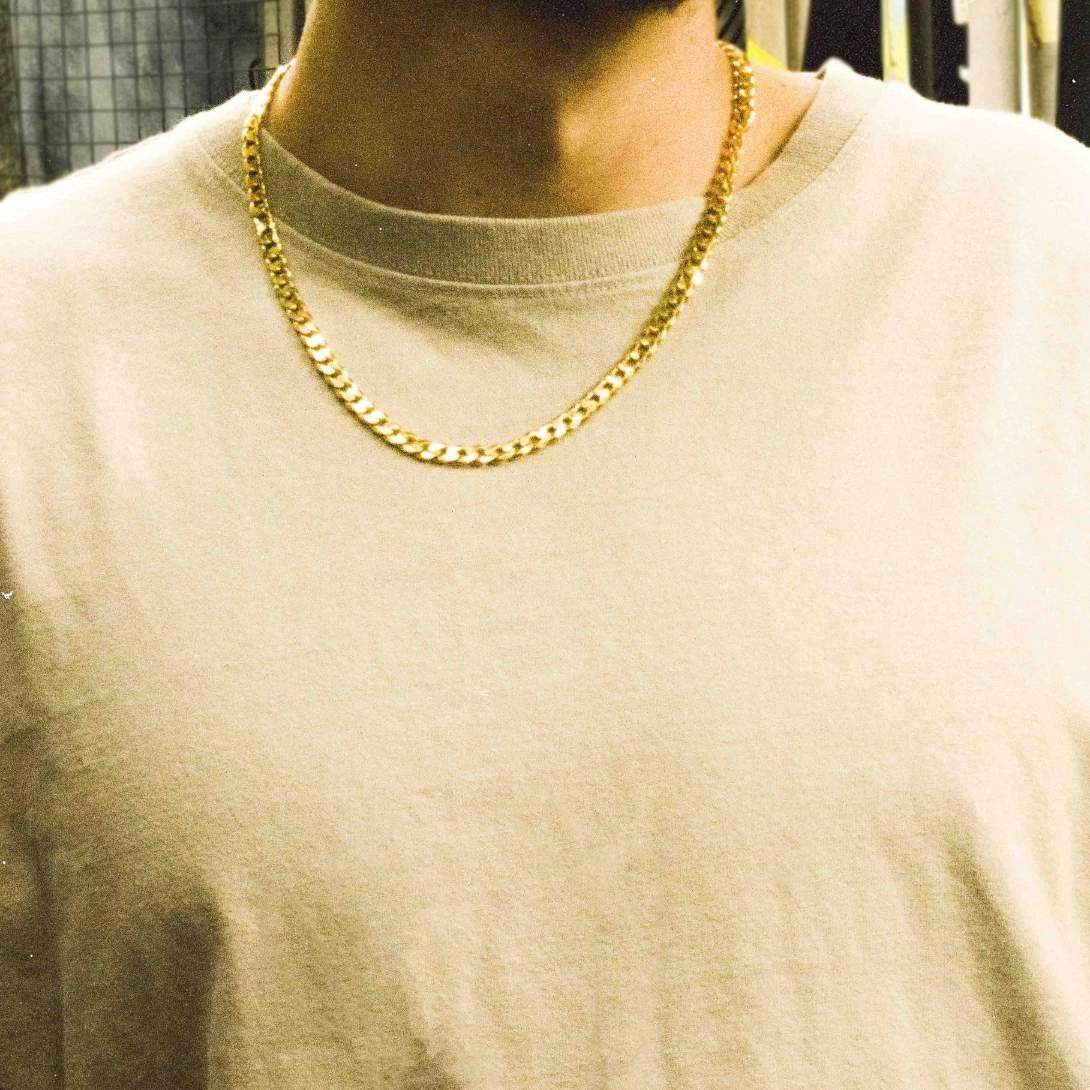 Curb-Chain-Gold-Photo1.jpg