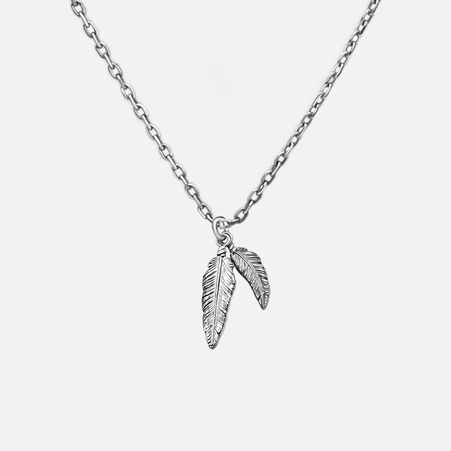Lucky-feathers-necklace-silver-front.jpg