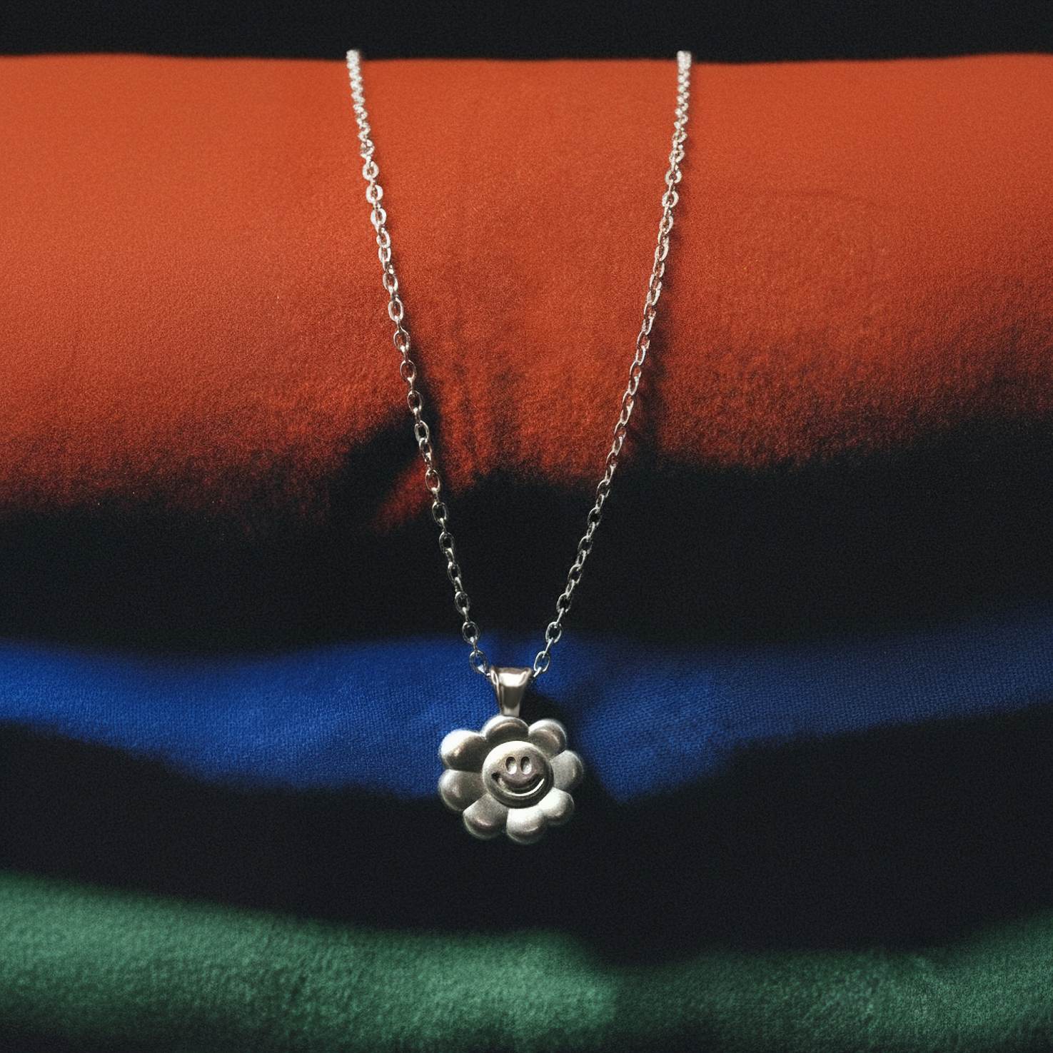 Smiley Flower Gümüş Kolye